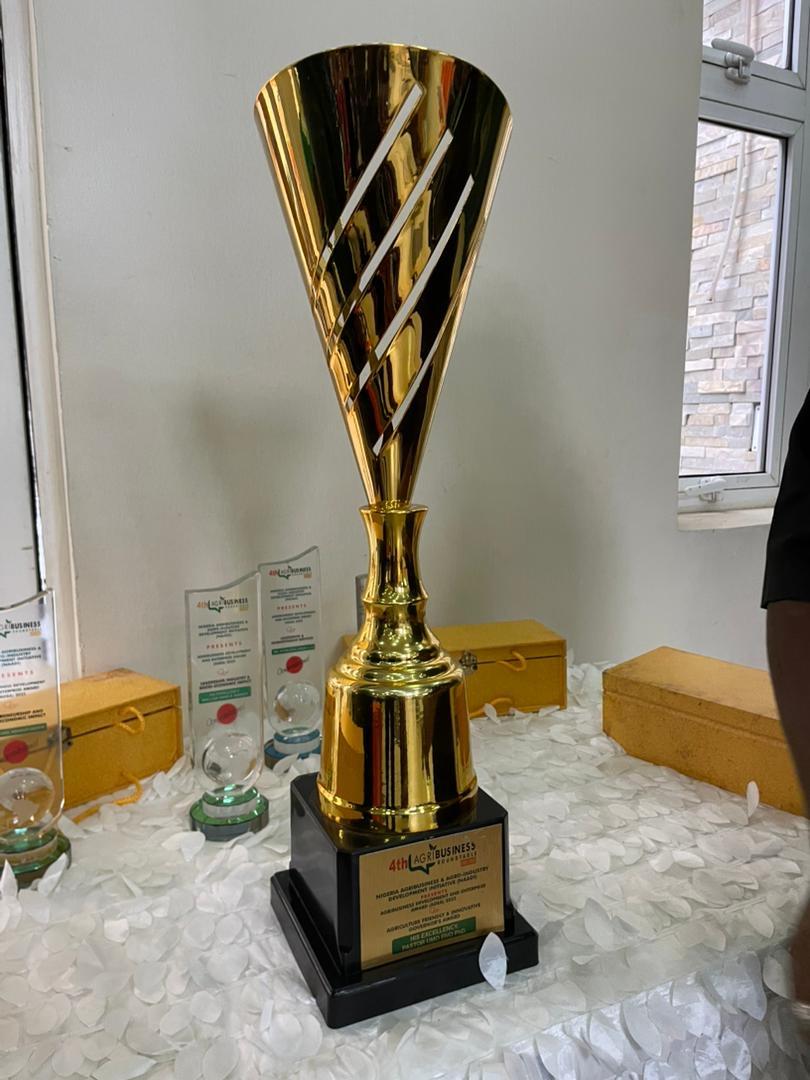 2c8306db-4ca3-4e86-9b64-4b9516ff724c